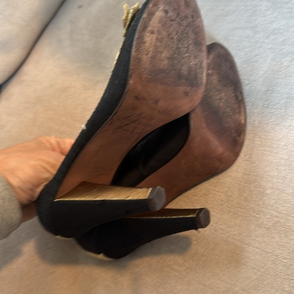 Marc Jacobs Black Gold Satin Bow Peep Toe Heels Size 37 - Picture 6 of 10